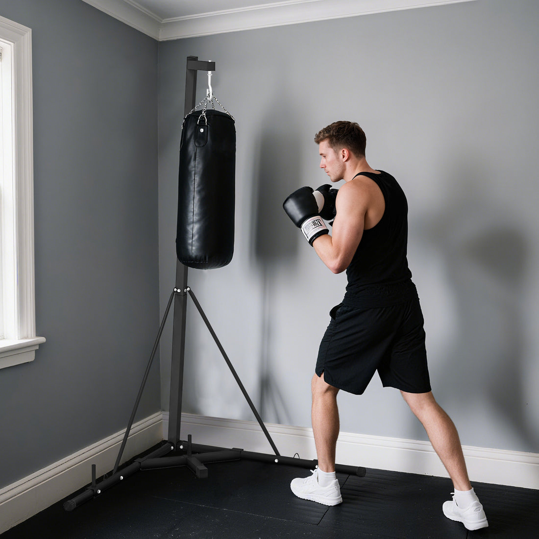 Supporto Sacco da Boxe Regolabile in Altezza e Autoportante con Base Triangolare, 170x90x182-225 cm, Nero