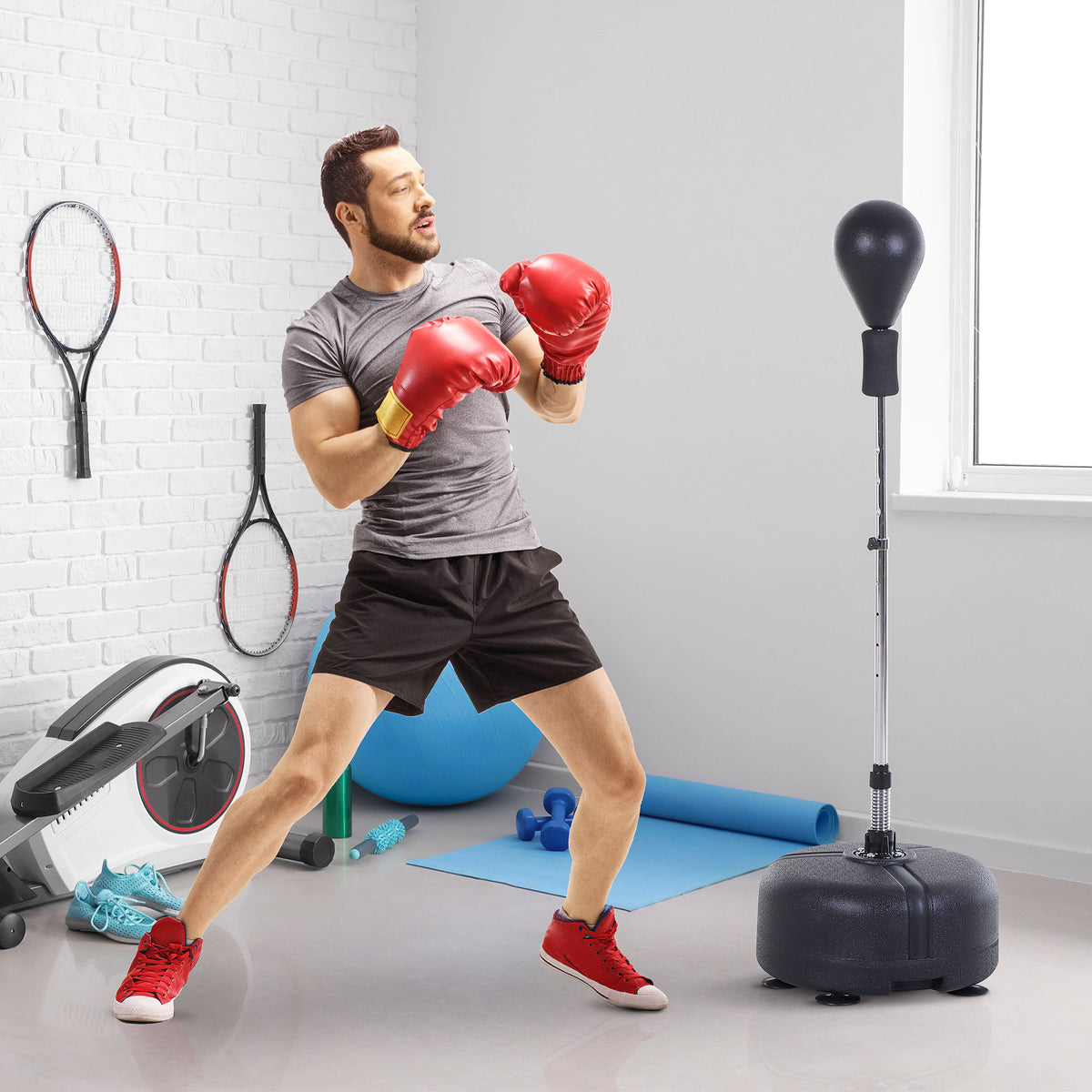 Punching Ball da Terra, Sacco da Boxe da Terra con Base Riempibile, Ventose e Guantoni, Altezza Regolabile 4 Livelli da 136-154 cm, Speed Bag per Home Gym Casa e Palestra, Nero